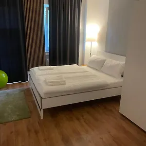 Apartment 4 Min Naehe Von Hbf Und Dom Mit Garten ,balkon & Office, Köln